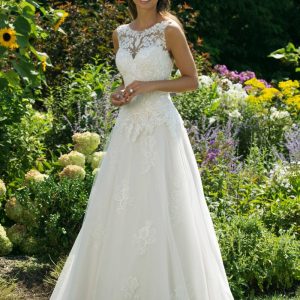 Brudklänning Sweetheart 11038 med ärmar second hand / återbruk