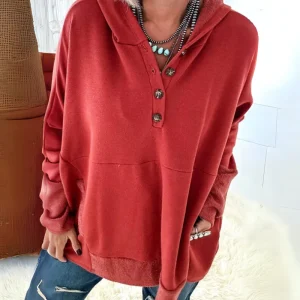 TIPEE – MYSIG RIBBAD TRÖJA FÖR VARDAG