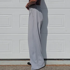 Sköna Byxor Korta Ljusgrå