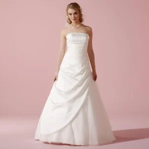 Brudklänning  Lilly Second hand / återbruk