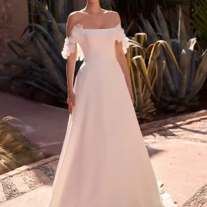 Billig brudklänning Betsi Bianco Evento ( ej onlineköp )