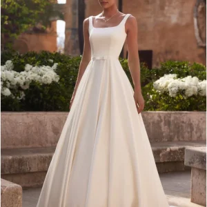 Billig brudklänning Levente Bianco Evento ( ej onlineköp )