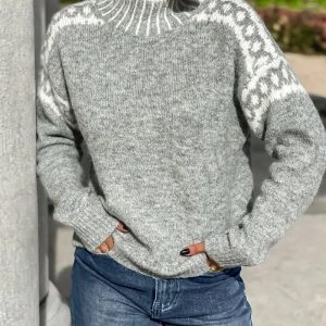 LJUVHET - MJUK OCH BEHAGLIG STICKAD TRÖJA