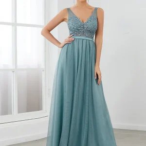 REA Lång klänning med spetsapplikationer dusty blue