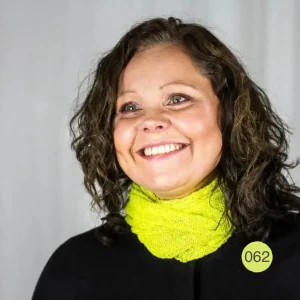 Eva Tubsjal (REA, Utgående färger) - Finstickad rund liten tubsjal i många färger