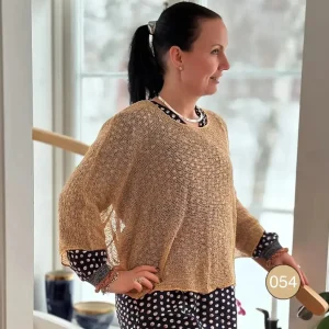 Lebar Poncho (REA, Utgående färger) - Finstickad poncho med ärm i många färger